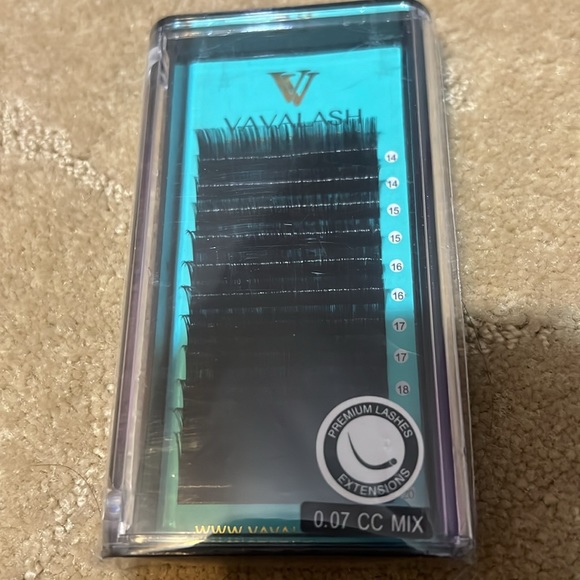 Lash extensions - Picture 4 of 8